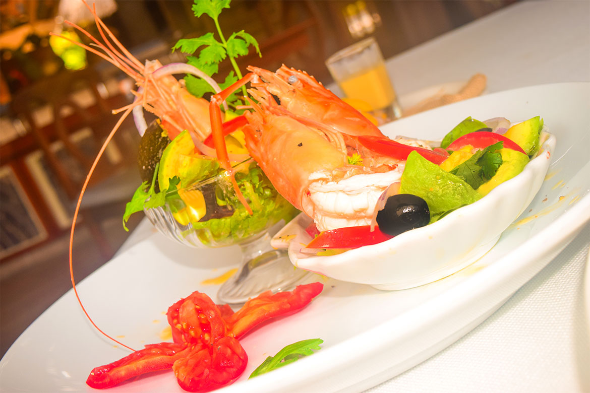 Avocado and shrimp salad with coriander dressing
