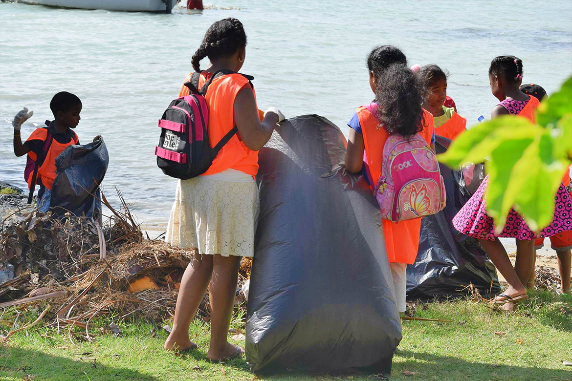 Beach clean-up