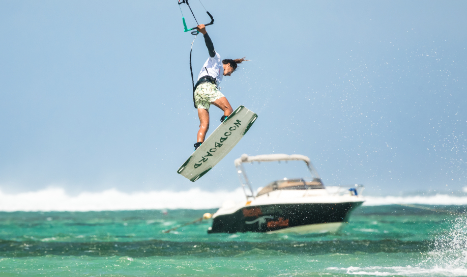 Kitesurfing session in Mauritius