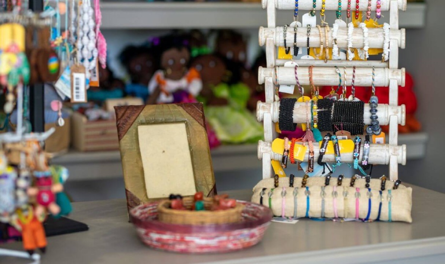 Discover traditional crafts in Mauritius