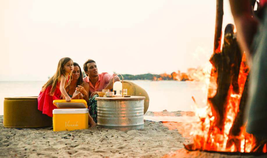The experience of the aperitif at sunset.