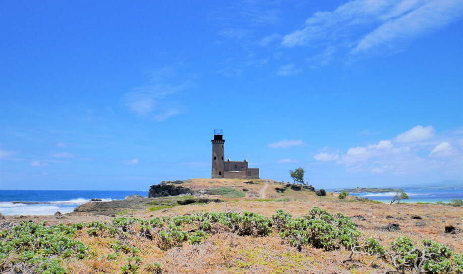Islet with historical monument