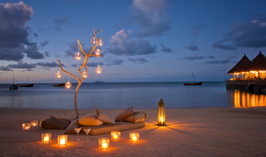 Floating dinner under the stars
