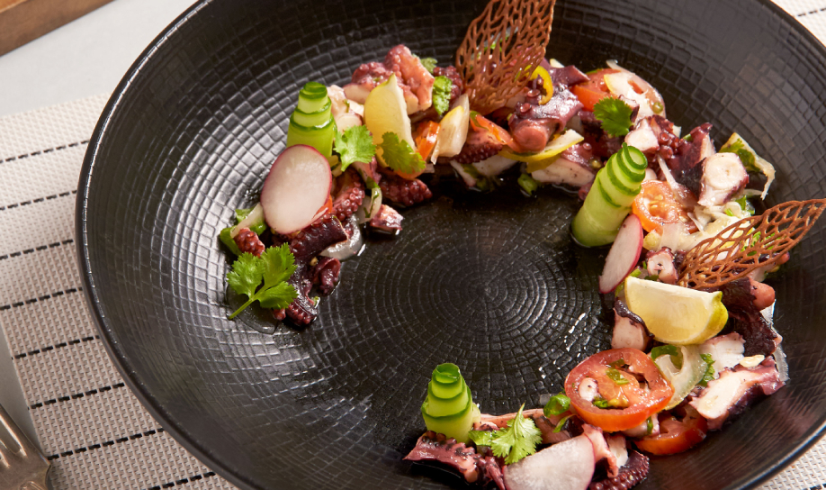 Octupus with salad dressing