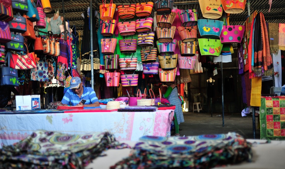 Marché local à l’île Maurice où sont vendus des produits locaux frais