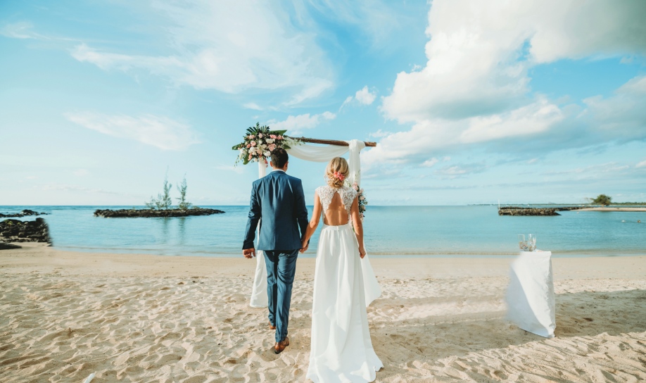 A romantic wedding story at Veranda Resort in Mauritius, set under a tropical setting with beach and sea views