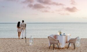 soirée de couple avec dîner sur la plage