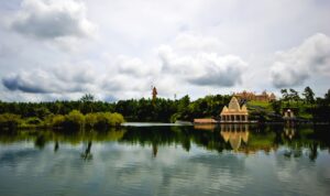 Vue panoramique sur le lac-cratère de Ganga Talao à Maurice