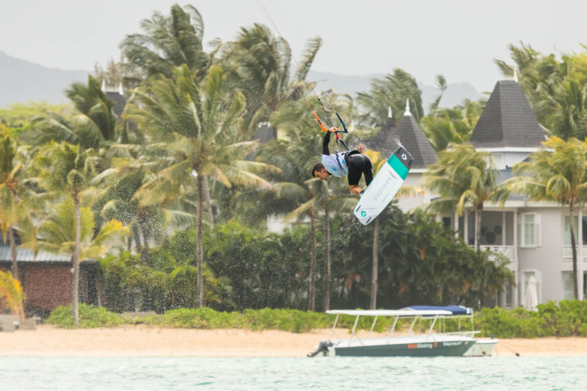 Kitesurf at C Beach Club